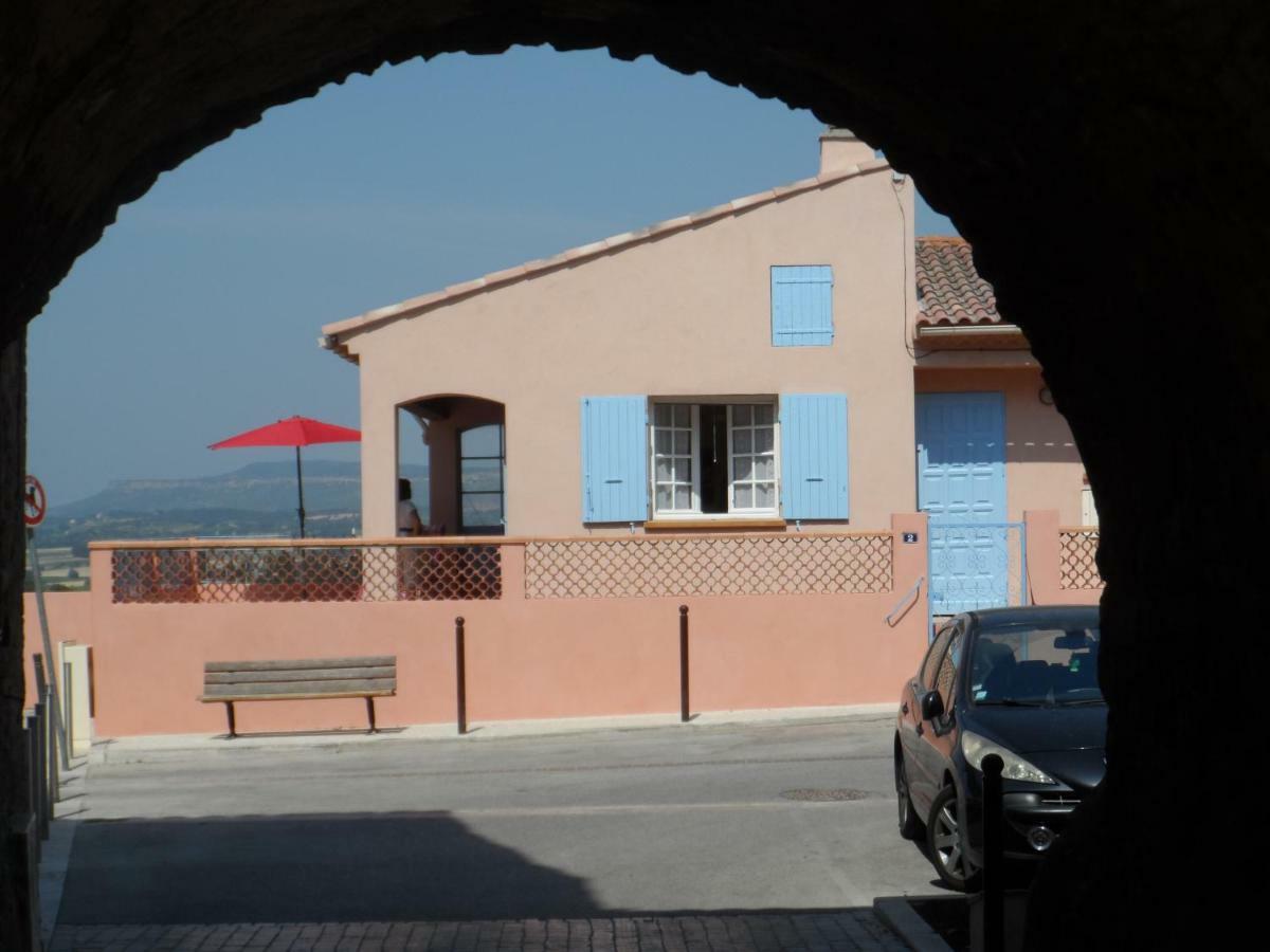 Place Du Chateau Pourrieres Exterior foto